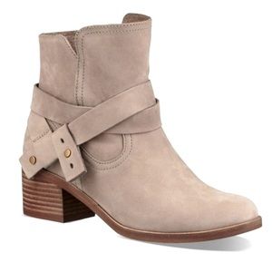 Ugg suede leather pull on booties